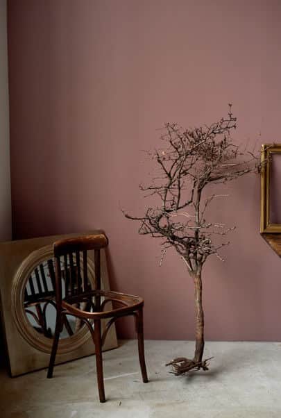 Barwa Mocha Mousse we wnętrzach